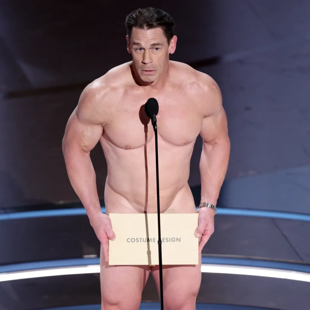 John Cenac presents the Best Costume Awards while completely nude (picture, video)