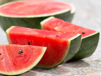 "The Effects of Consuming Watermelon Daily for Six Days on Your Body"