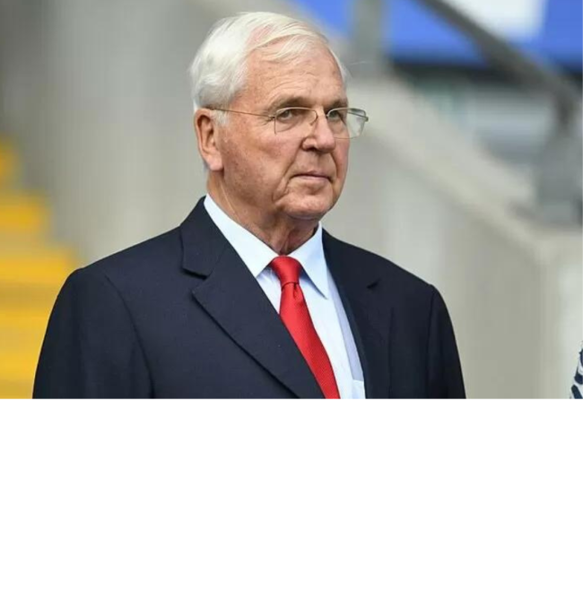 Sir Chips Keswick, the former chairman of Arsenal, passes away at the age of 84.