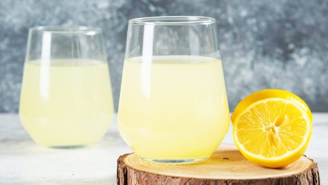 Benefits of Consuming a Morning Lemon Water Drink on an Empty Stomach: