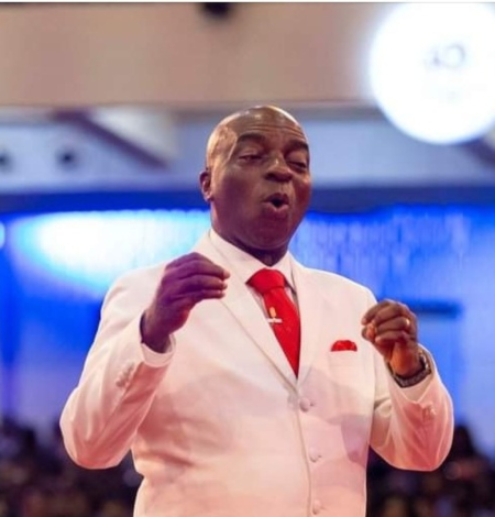 Yahoo Boys receive a warning from Bishop Oyedepo: 