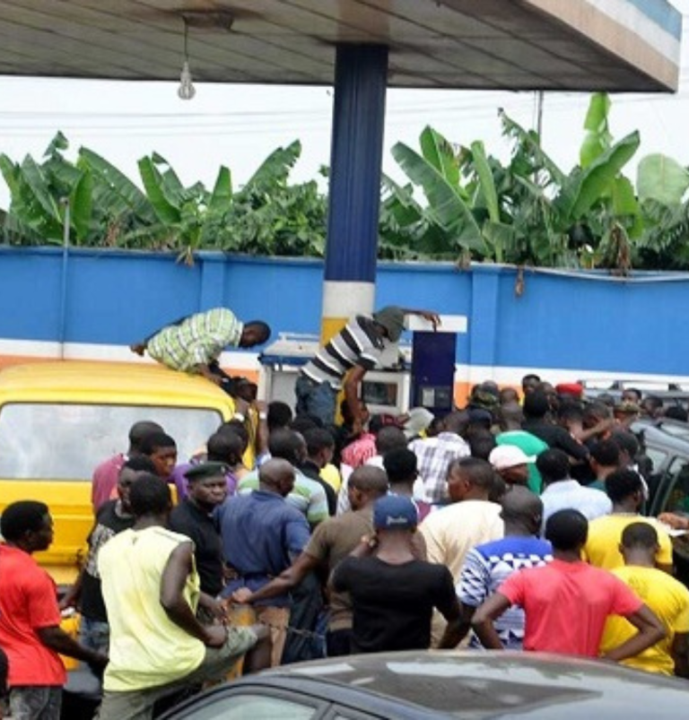 Fuel shortage: The Nigerian government launches a program for a 15-day emergency fuel supply.