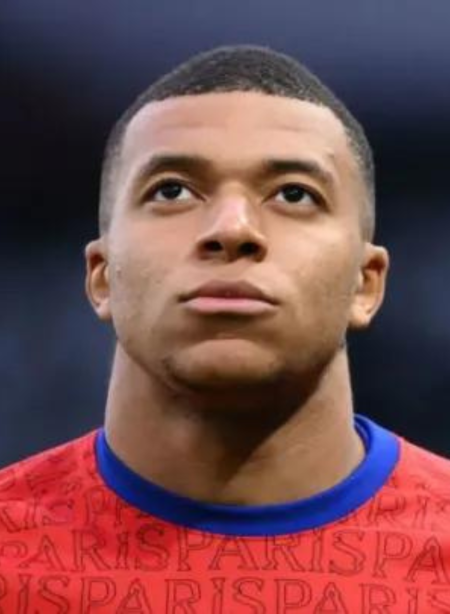 Mbappe formally announces, 